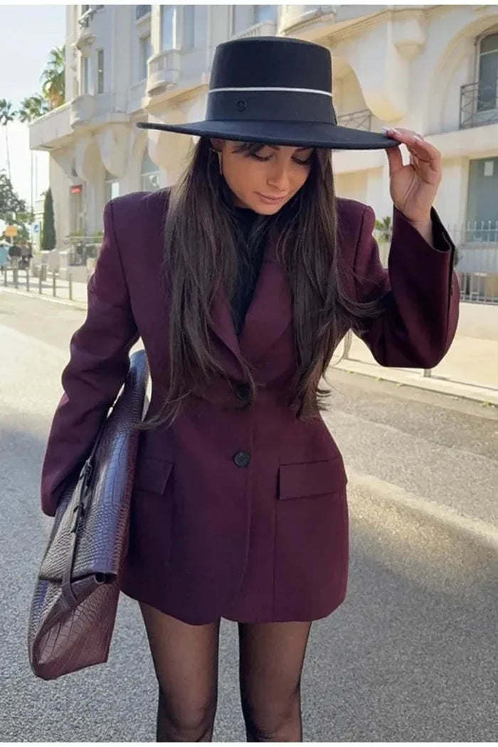 Élodie Grace – Perfect Blazer