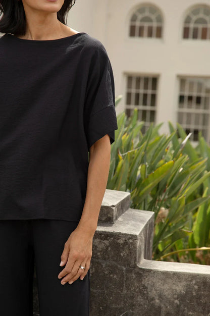 Gemma Short Sleeve Round Neck Top Black