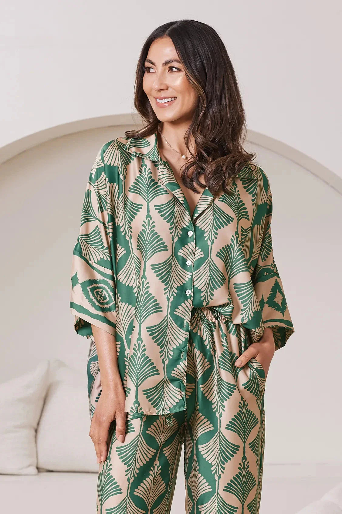 Tory Short Sleeve Collared Shirt Fan Print in Emerald & Espresso